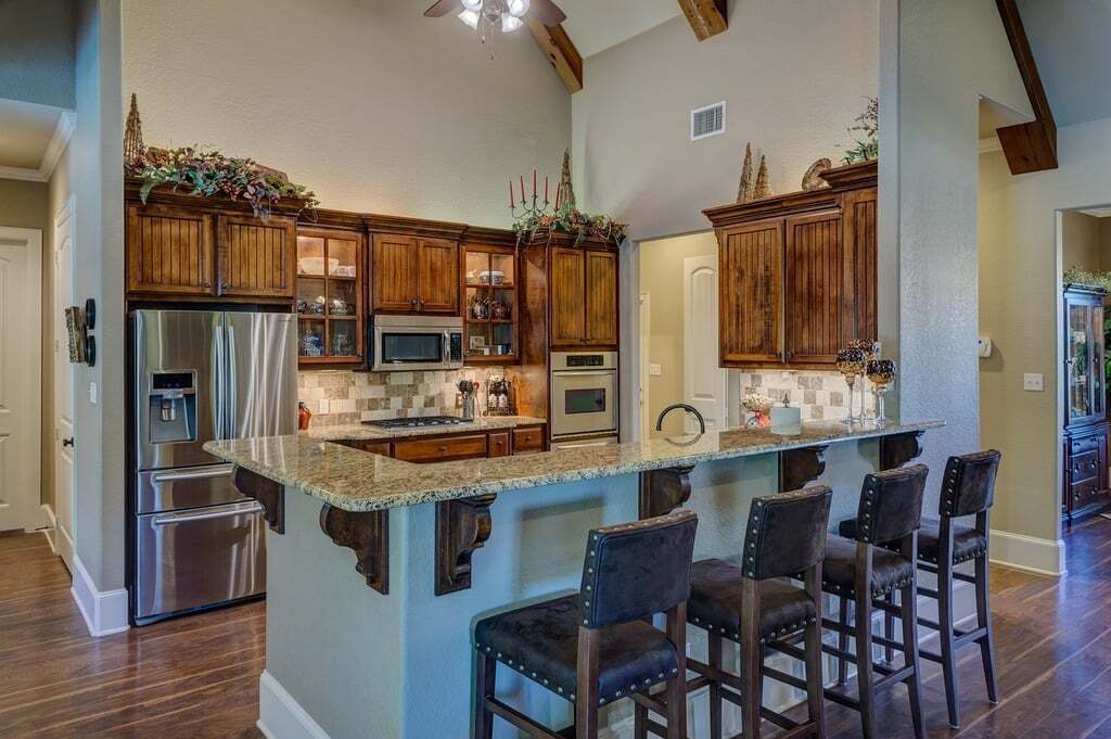 A Milwaukee condo kitchen