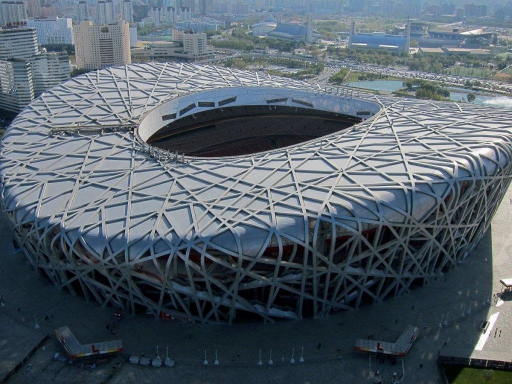 Стадионы китая. Национальный стадион Пекин Китай. Стадион Птичье гнездо в Пекине. Стадион Ласточкино гнездо в Пекине. Олимпийский стадион «Птичье гнездо».