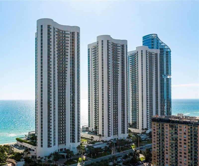 An image showing Trump towers sunny isles, which are identical towers built by Donald Trump.-1