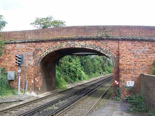 An image showing the 3-centred arch which is incorporated in real-world building design
