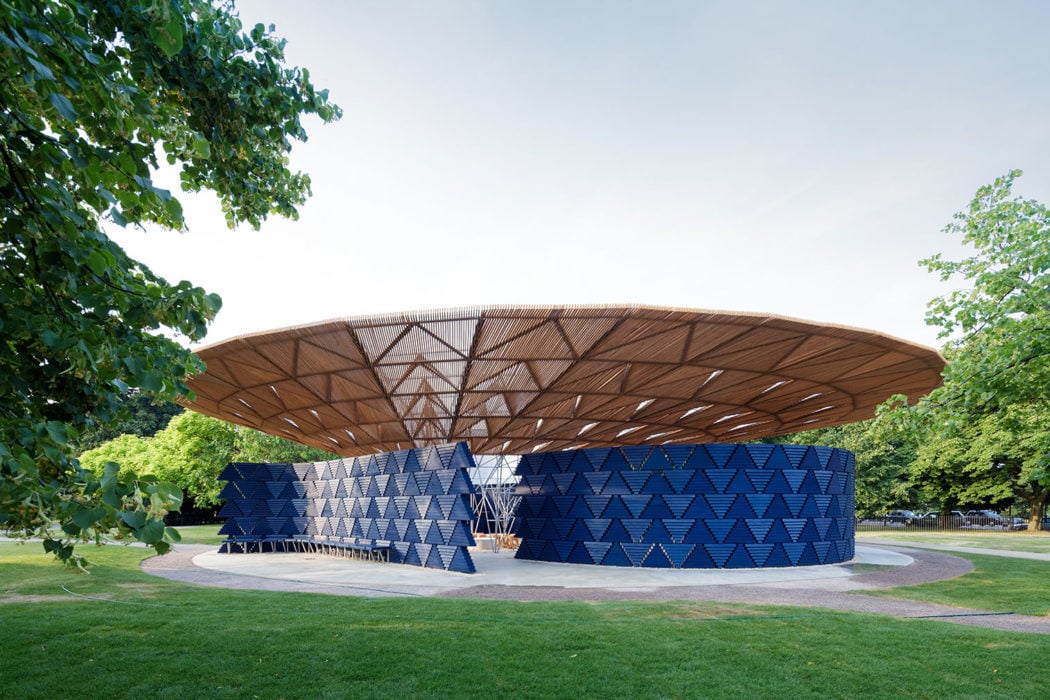 Architectural canopy with biomimicry design