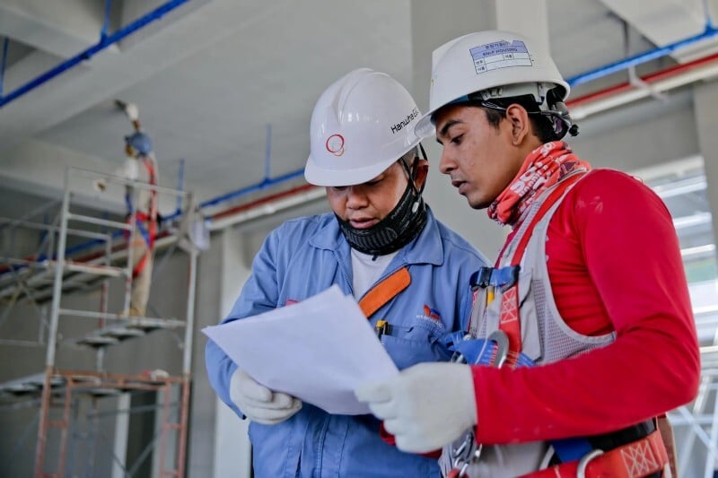 Civil engineering doing inspection in Virginia