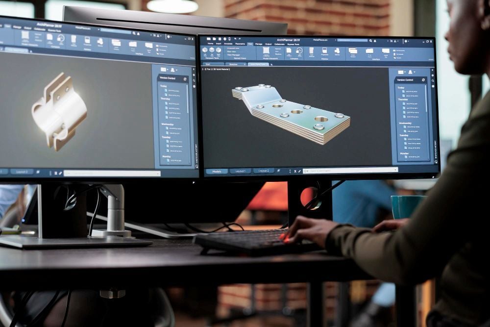Design Technology Specialists modeling 3d mesh while improving geometry using Revit