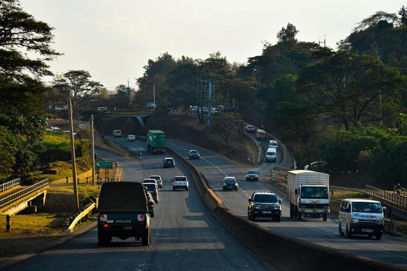 Divided highway structural design