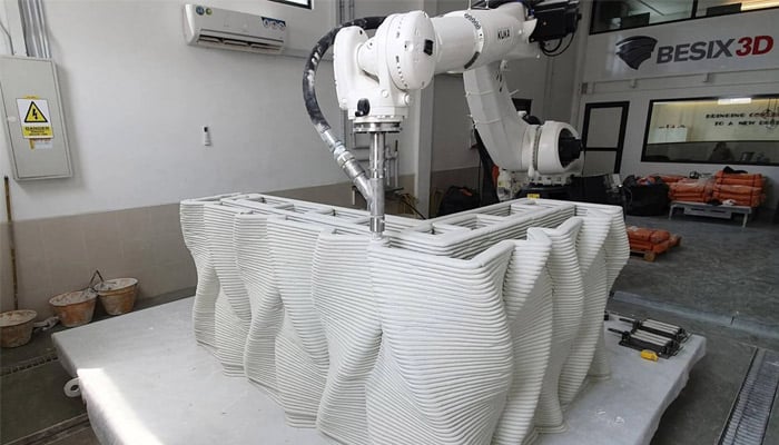 3D Printer with Robotic Arm