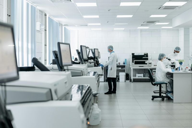 Modern laboratory by Etica Group