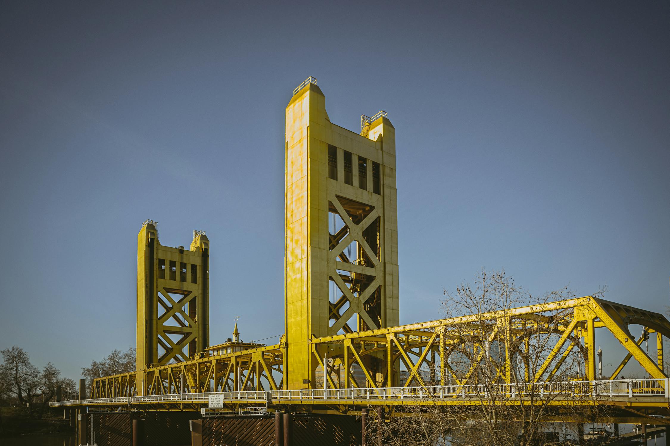 Movable steel bridge structure over river