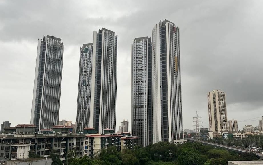 Oberoi Sky City, Mumbai by Facade One International