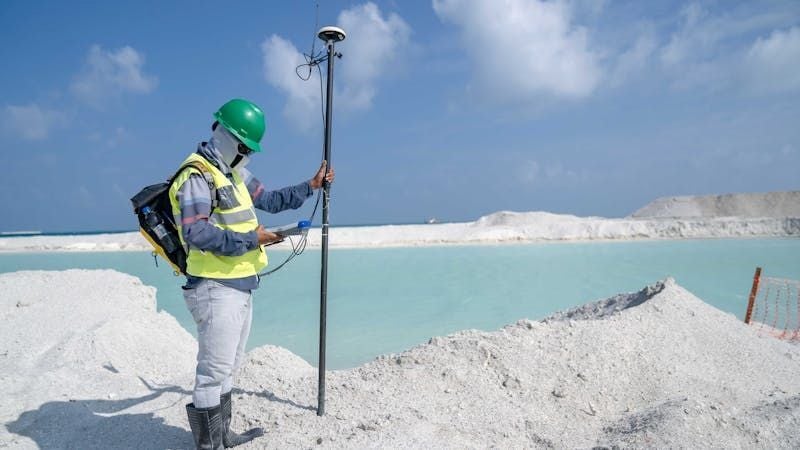 Quantity Surveyor using GNSS a technical equipment