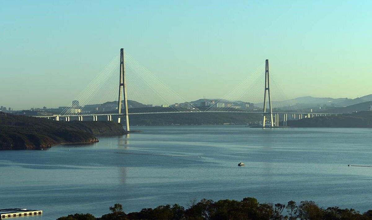 Russky Bridge, Russia