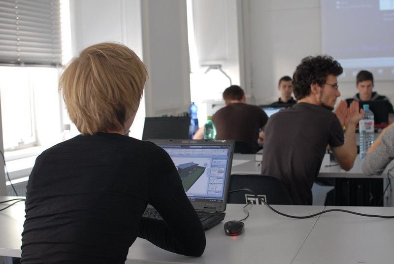 Students using Autodesk Revit