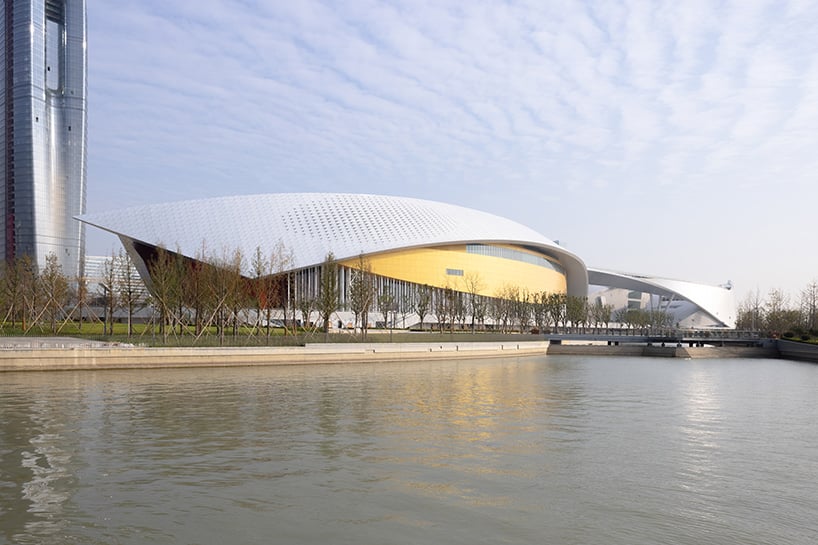  A midday view of Suzhou Grand Theatre 