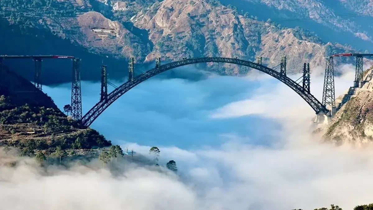 chenab bridge under construction