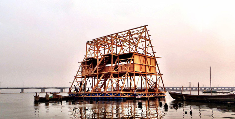 A floating structure on a water body